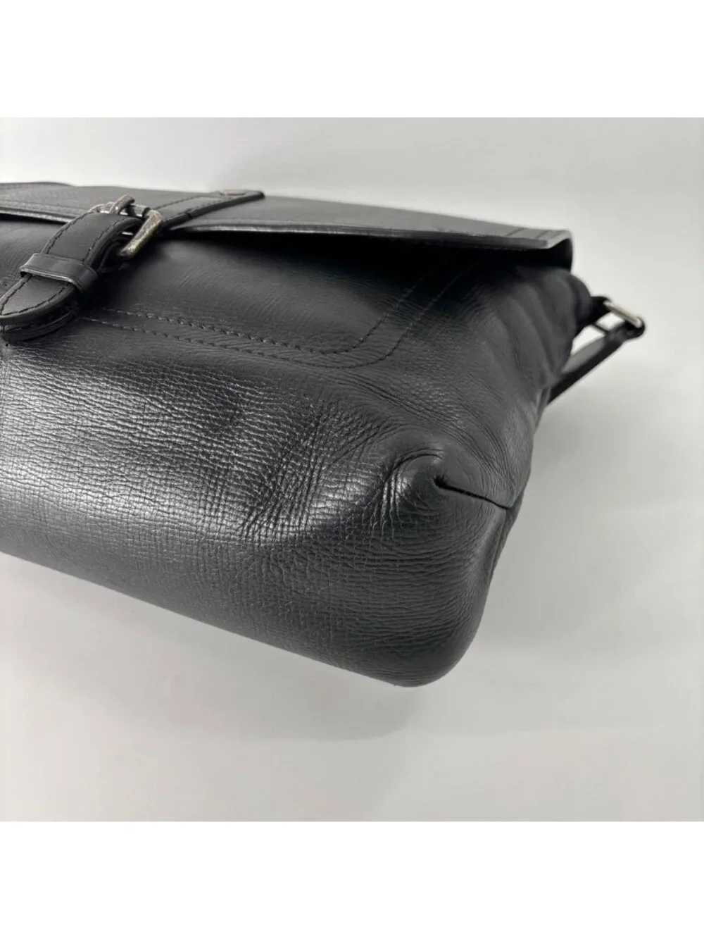 Louis Vuitton Super Utah Omaha Leather Shoulder Bag Black